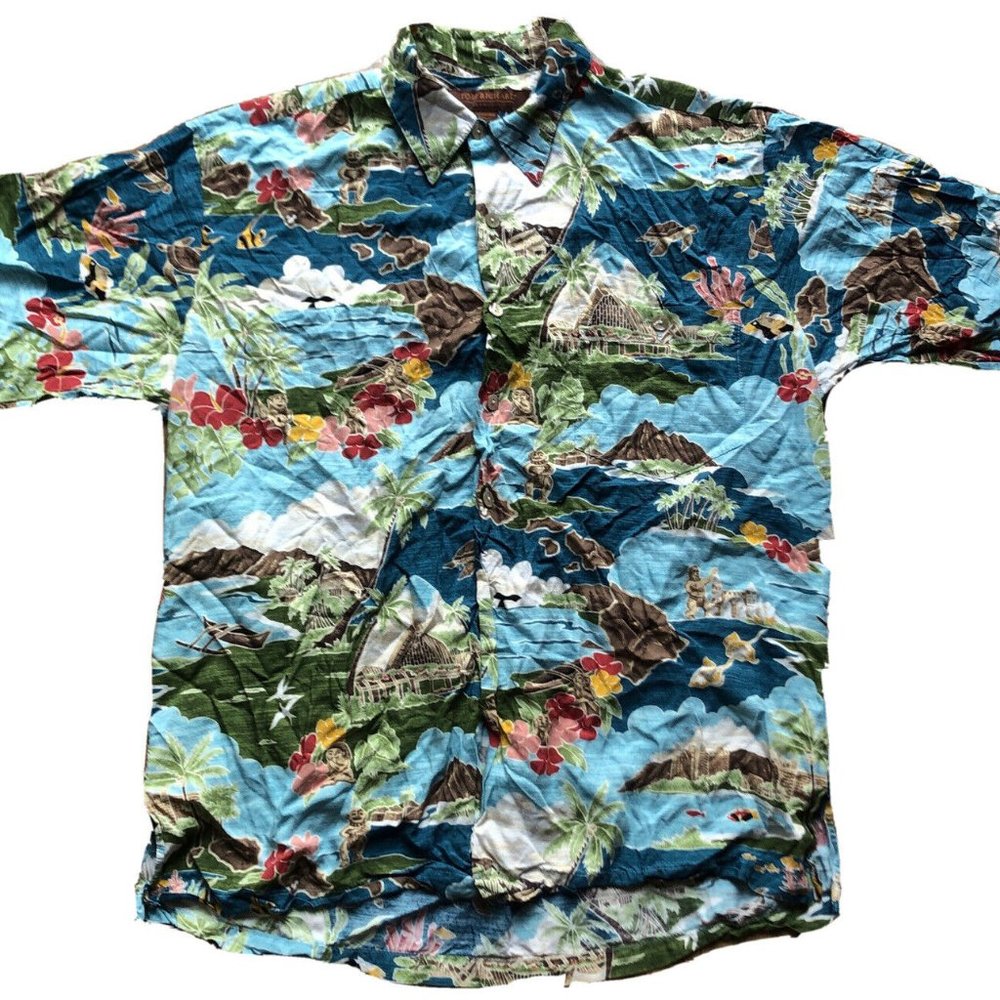 >>SOLD<<Tori Richard Disney Aulani Resort Hawaiian